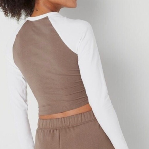 🆕Pink By Victoria’s Secret Color Block Long Sleeve Cropped Top XL🆕 - Picture 2 of 5